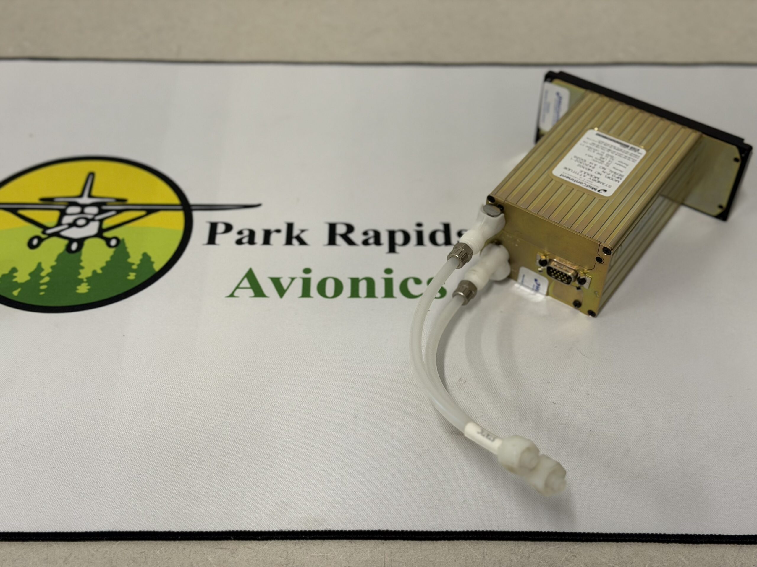 Mid-Continent MD302 Standby Attitude Module - Image 3