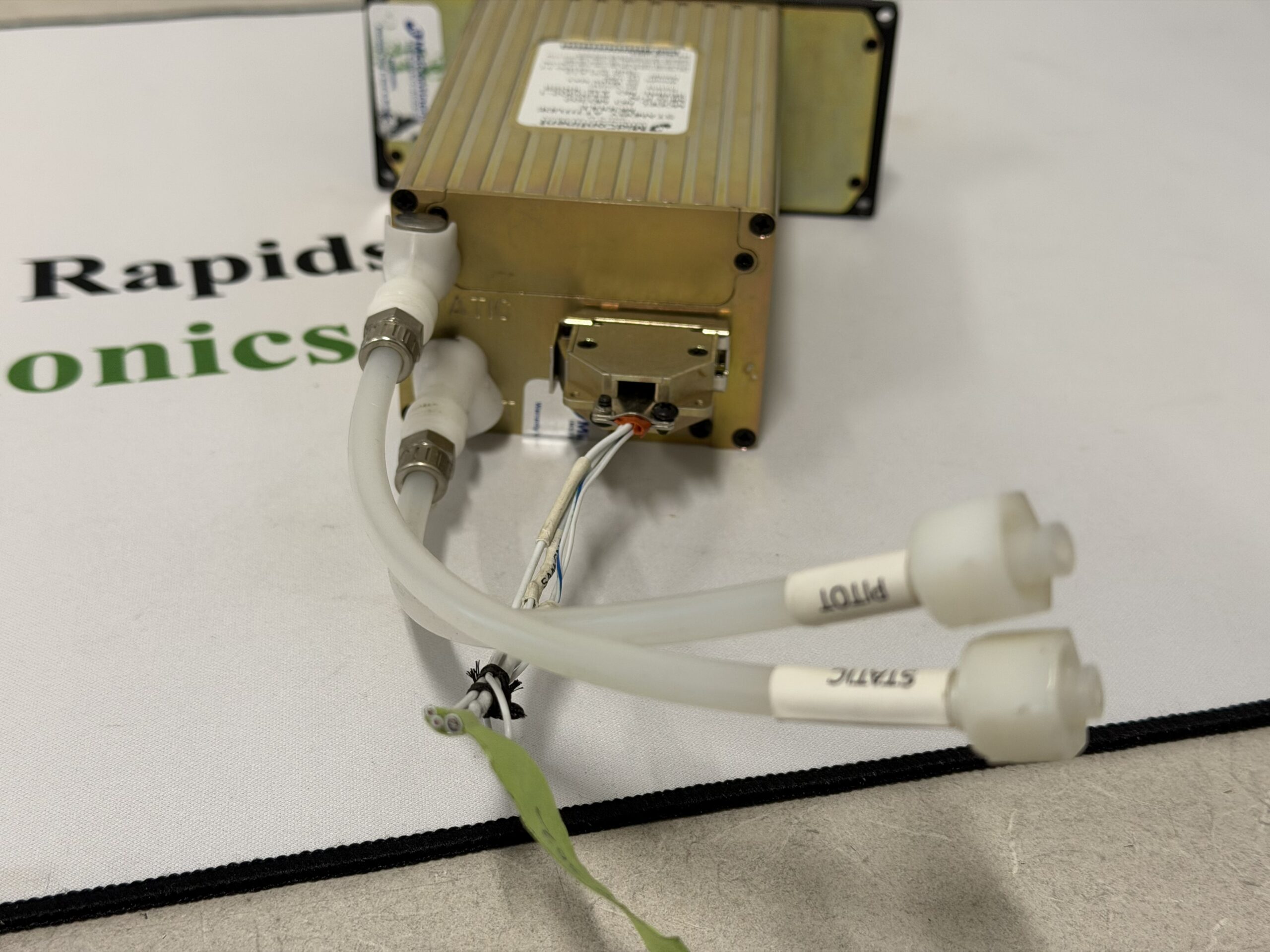 Mid-Continent MD302 Standby Attitude Module - Image 5