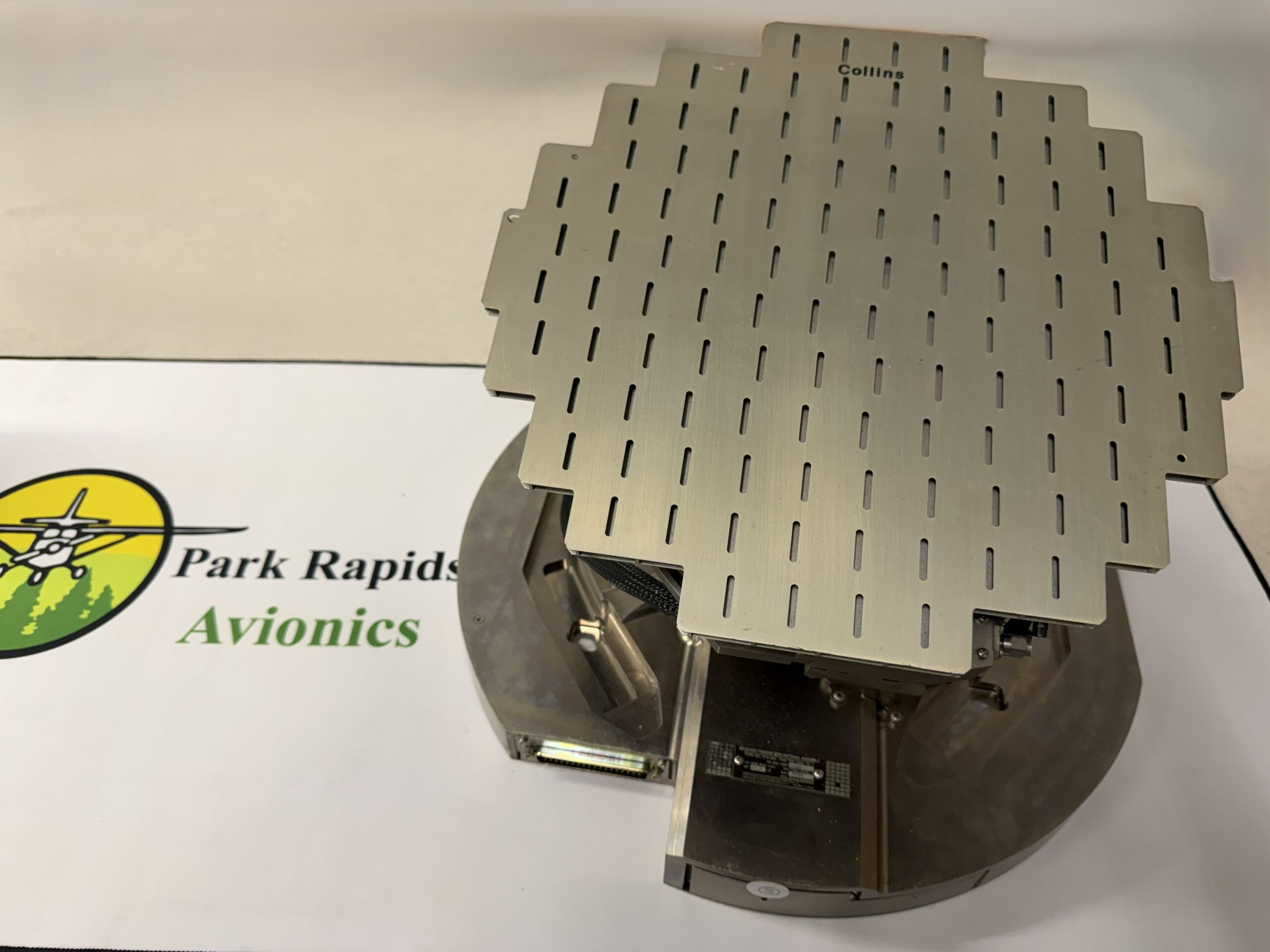 Collins Aerospace RTA-8000 Weather Radar Receiver / Transmitter / Antenna - Image 2
